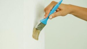 Cómo recuperar el blanco de las paredes sin tener que pintar