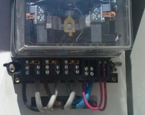 Qué pasa si Puenteas el contador de la luz